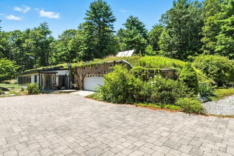 182 County Rd Plympton MA 02367