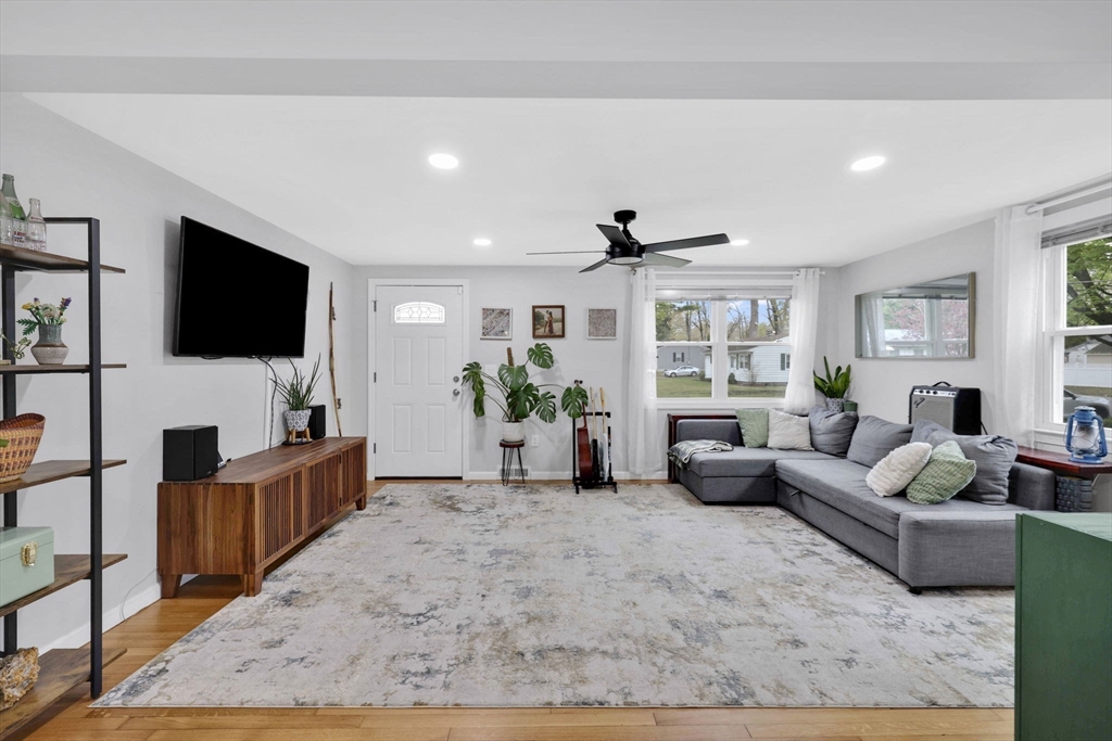 152 Shady Brook Ln
