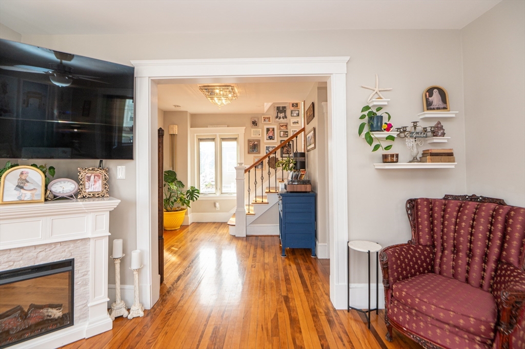 380 Pleasant St