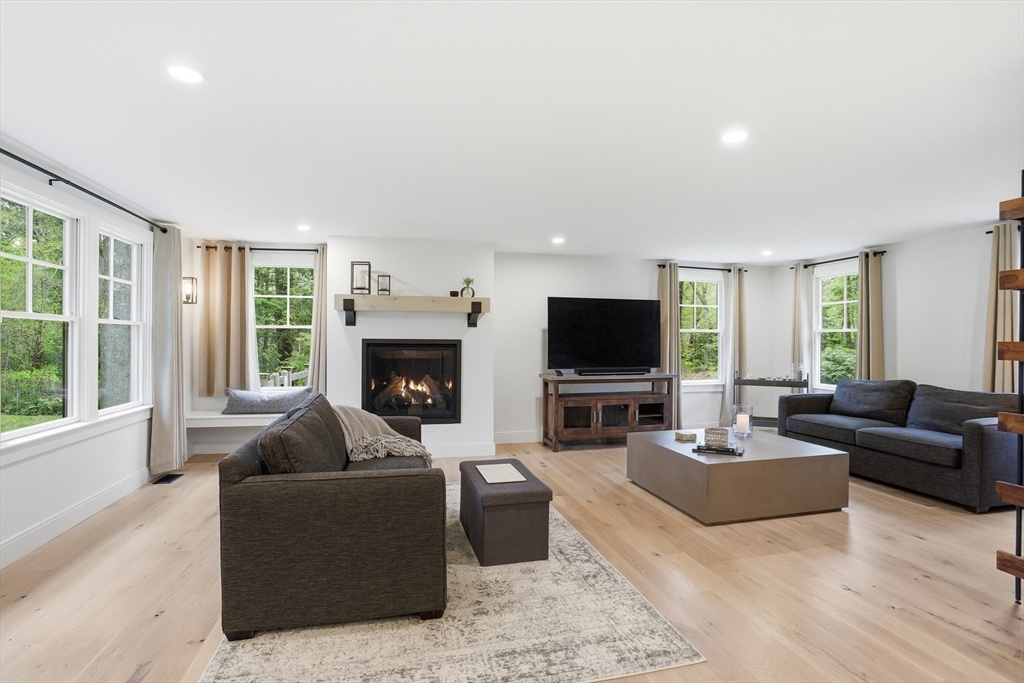 136 Holden Wood Rd