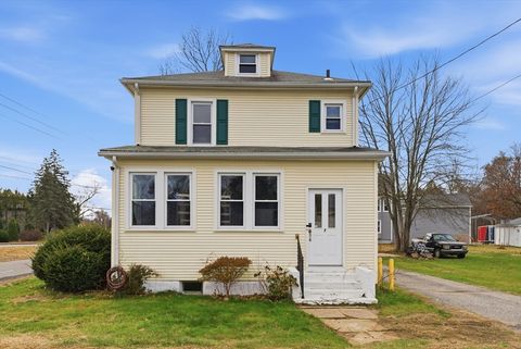 7 Agnoli Pl Agawam MA 01030