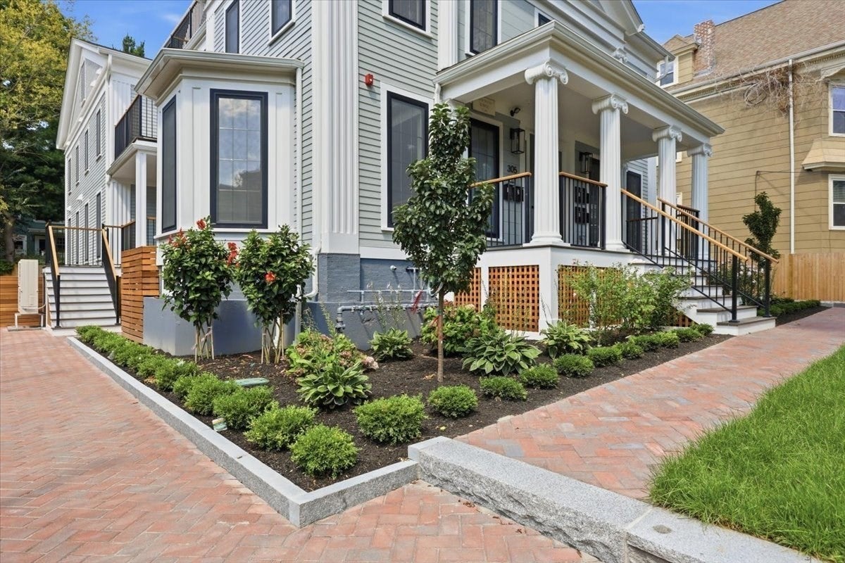 305 Chestnut Ave 1