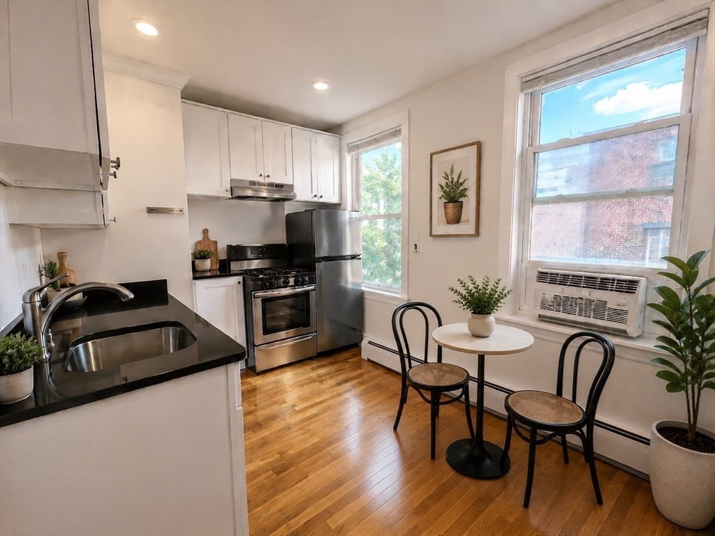 61 Phillips St 3
