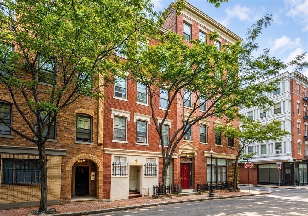 61 Phillips St #3, Boston, MA Photo #13