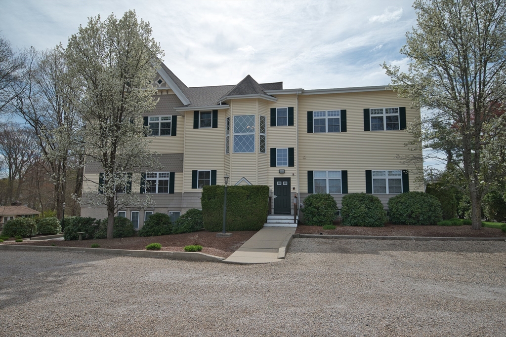 66 S Worcester Street E