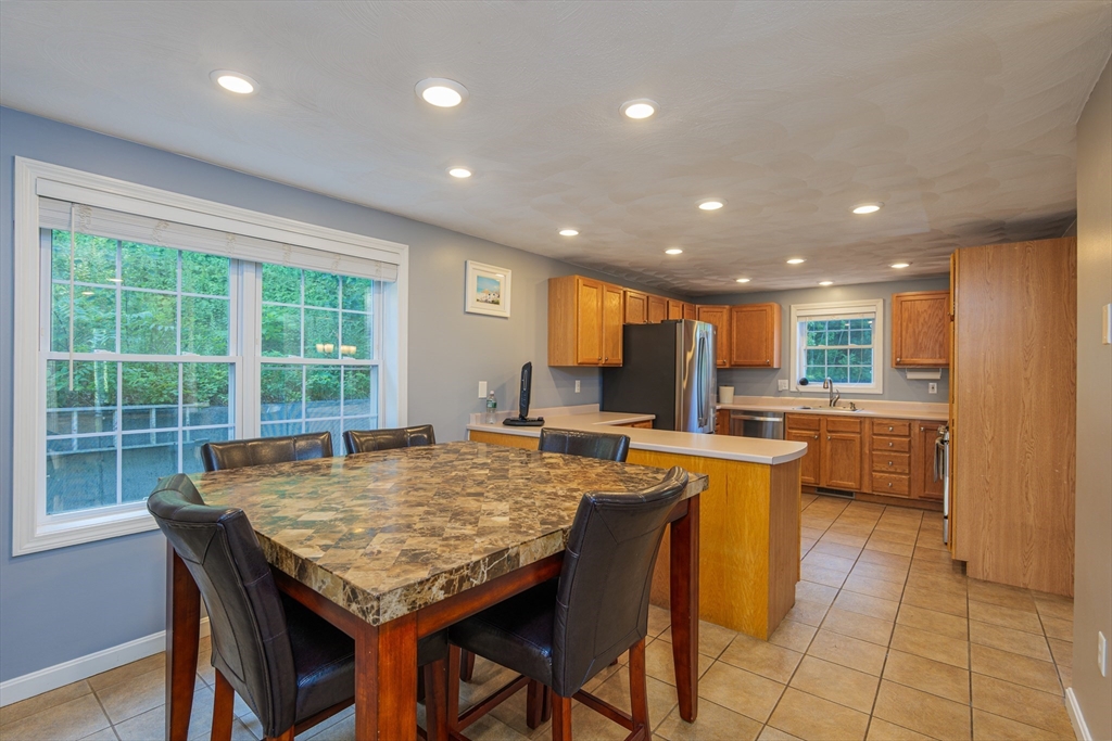 66 Boxford Rd