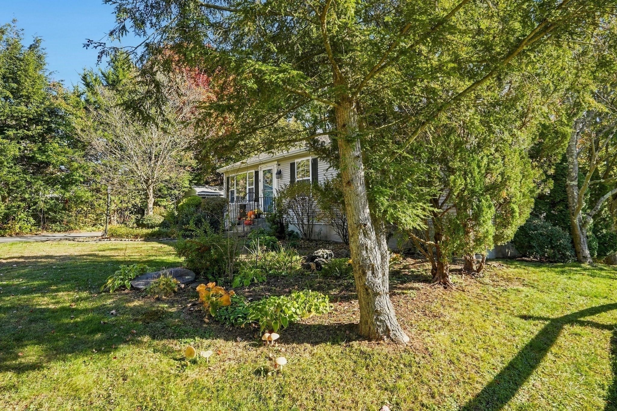 5 Maxine Cir, Easthampton, MA Photo #40