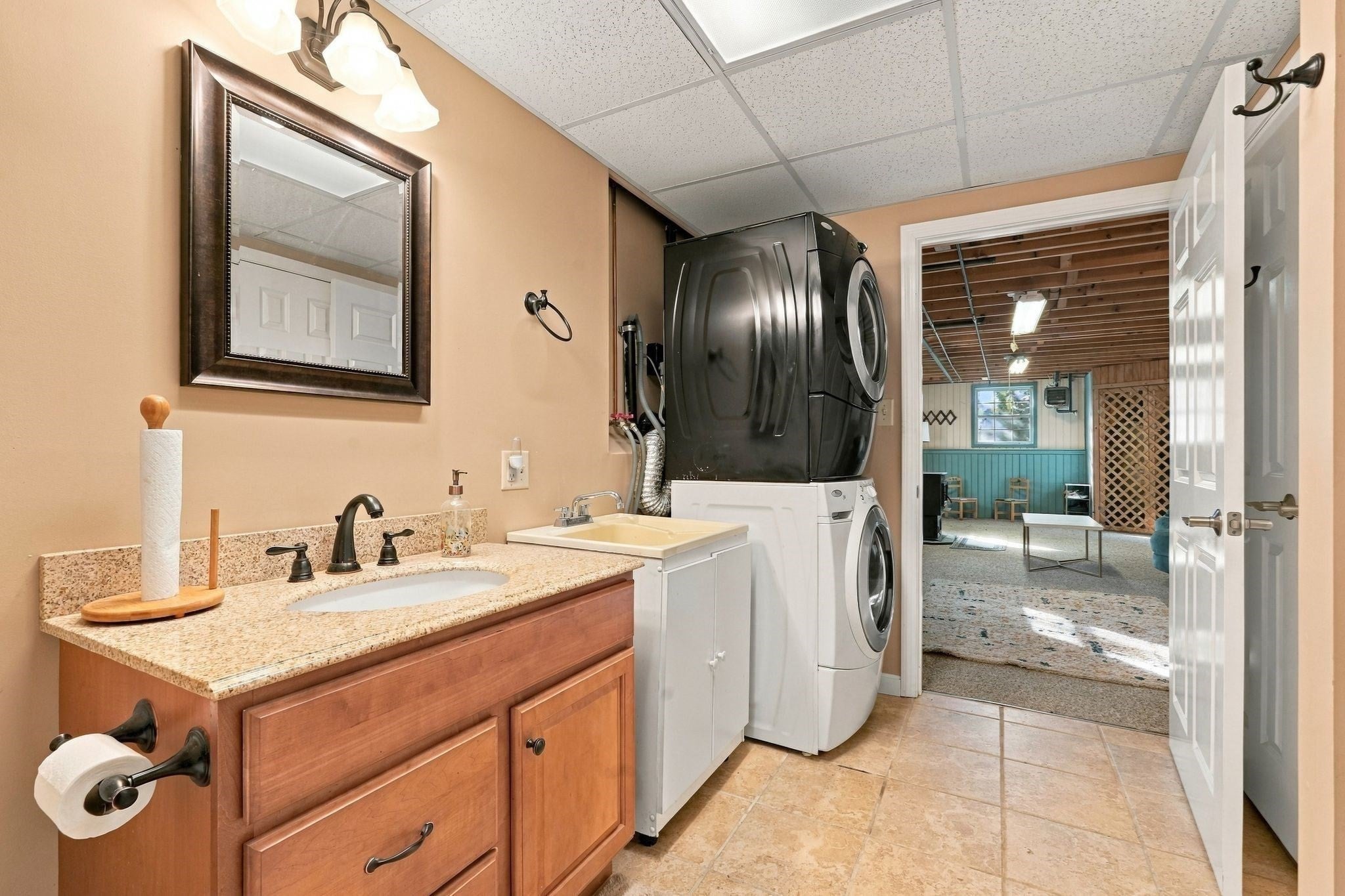 5 Maxine Cir, Easthampton, MA Photo #26