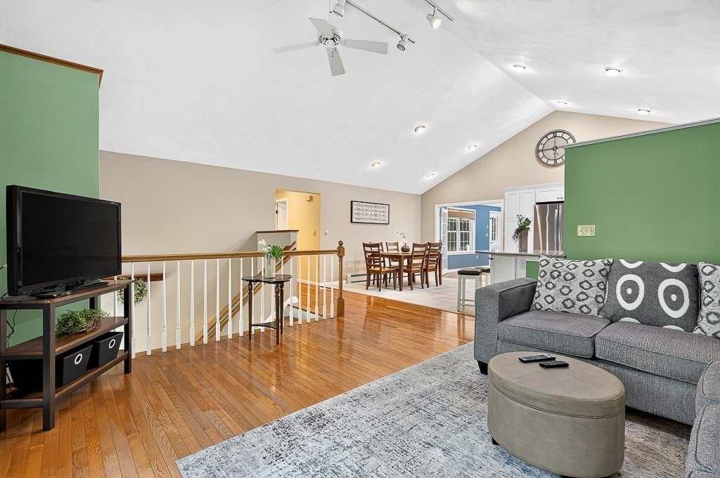 78 Darnell Rd