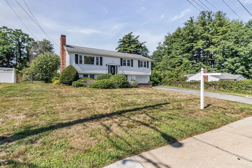 Photo of 36 Prouty Rd, Burlington, MA