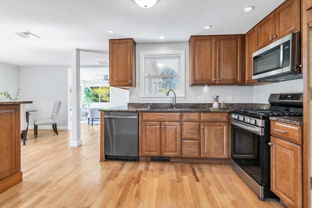 36 Prouty Rd, Burlington, MA, 36 Prouty Rd, Burlington, MA Photo #12