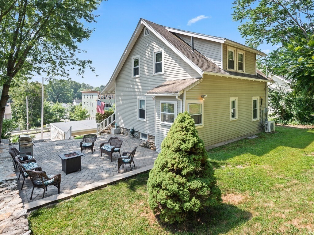 219 Hamilton St
