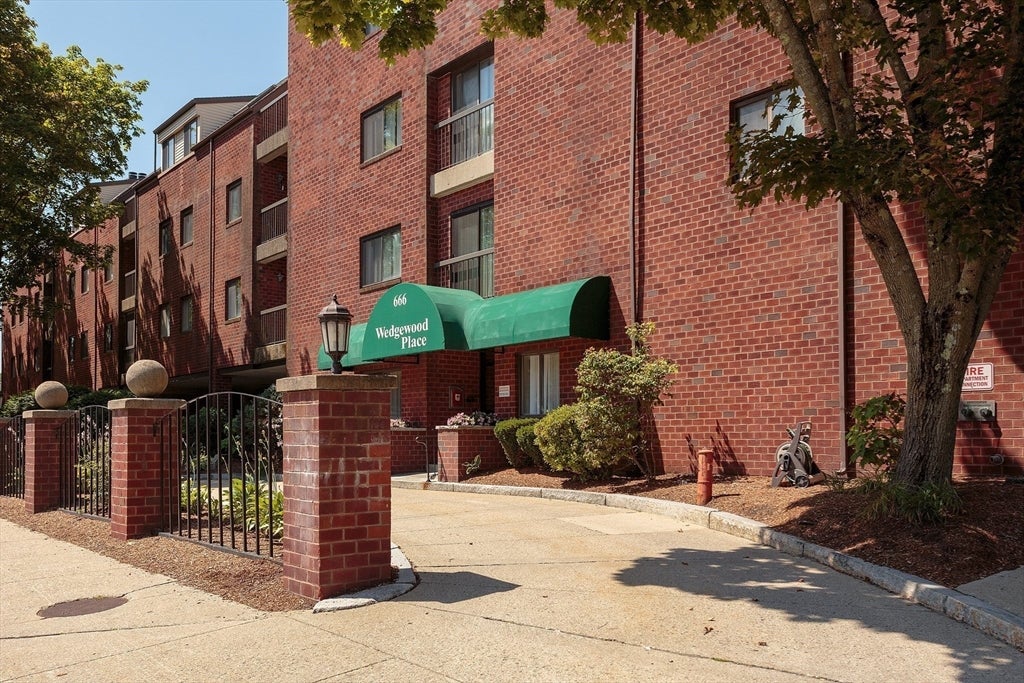 666 Main Street #207, Winchester, MA Photo #23