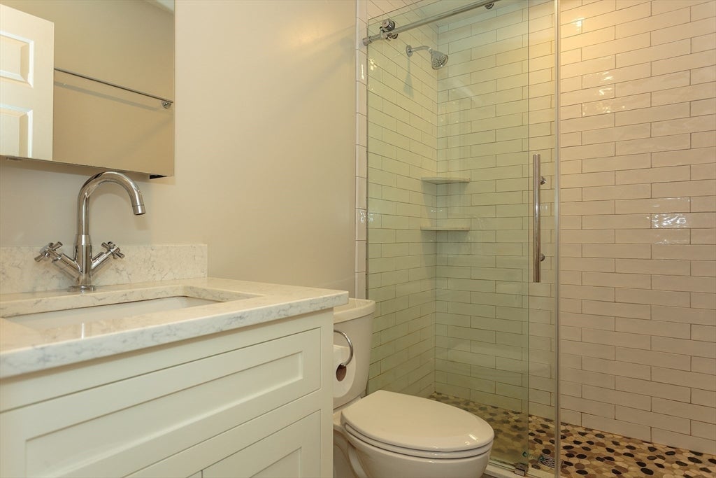 666 Main Street #207, Winchester, MA Photo #20