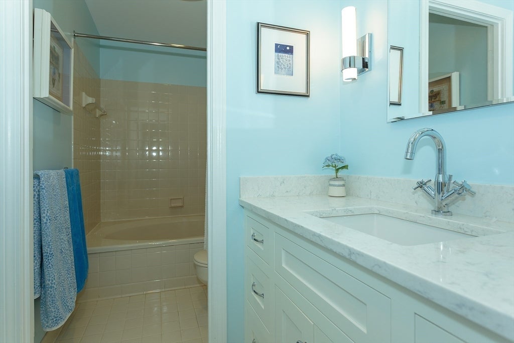 666 Main Street #207, Winchester, MA Photo #21