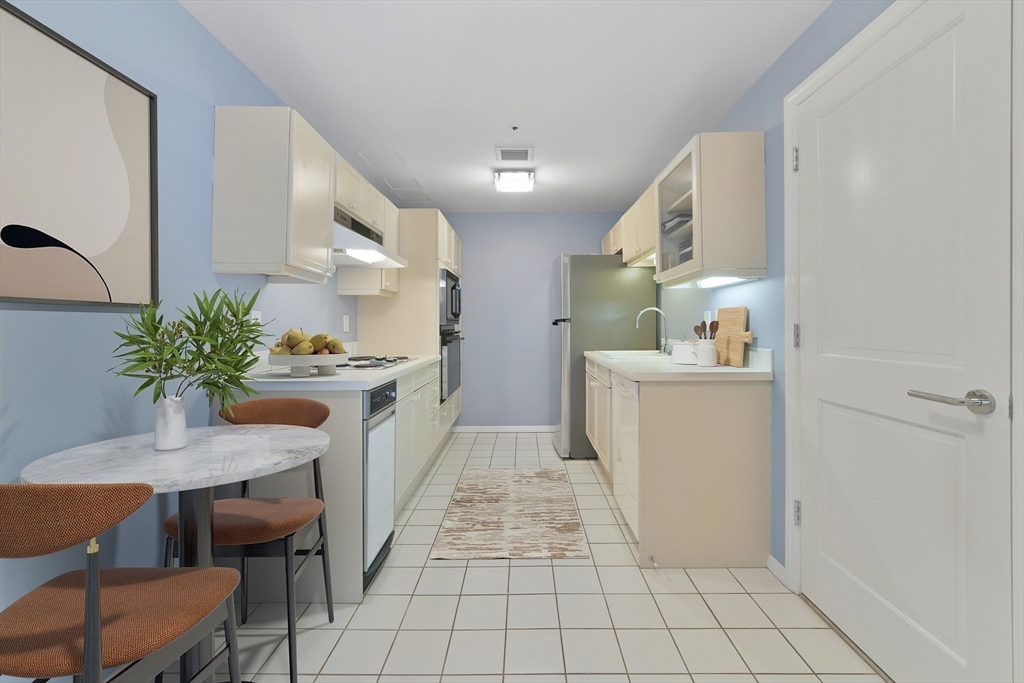 300 Boylston St 714