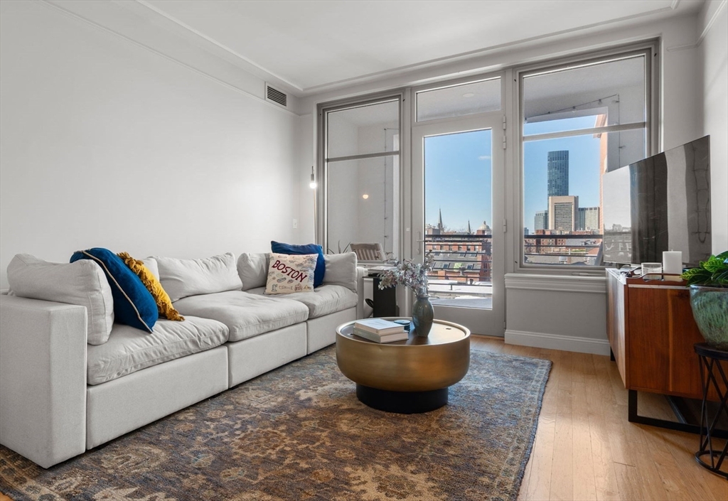 1597 Washington St 512