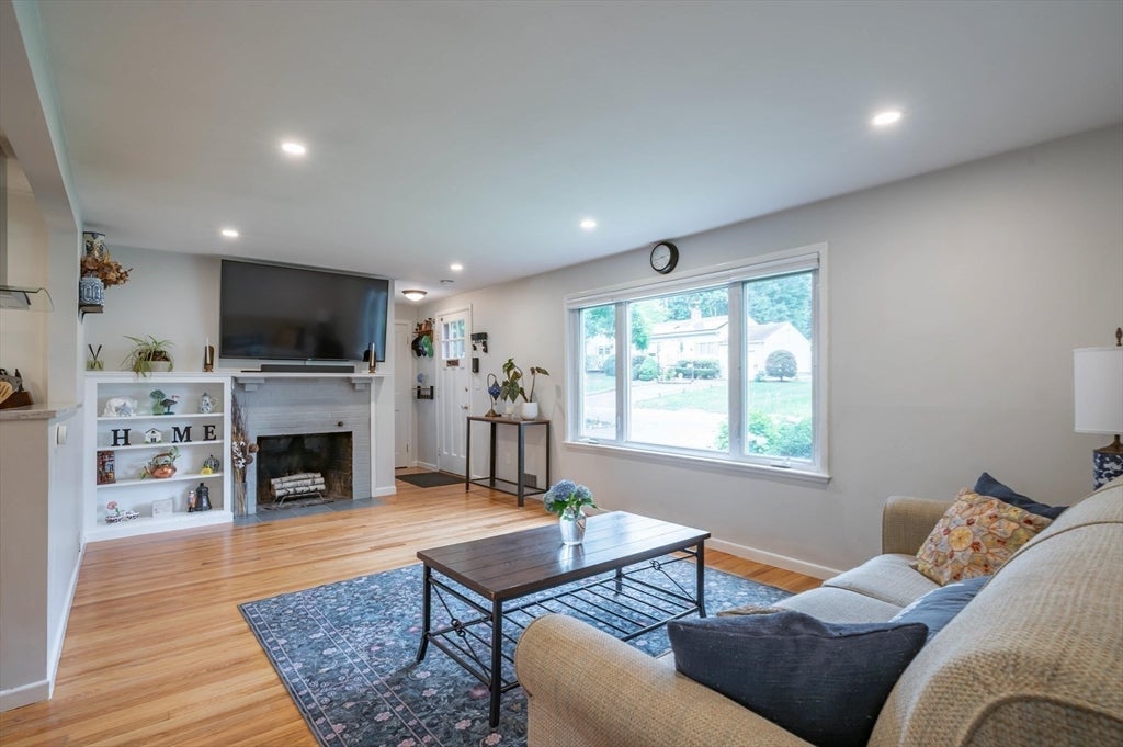 175 Edgewater Dr, Framingham, MA, 175 Edgewater Dr, Framingham, MA Photo #11