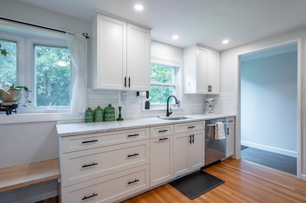 175 Edgewater Dr, Framingham, MA, 175 Edgewater Dr, Framingham, MA Photo #8