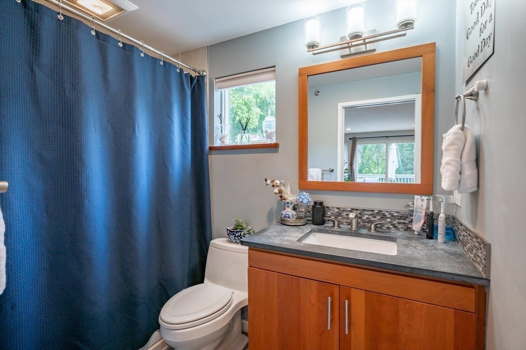 175 Edgewater Dr, Framingham, MA, 175 Edgewater Dr, Framingham, MA Photo #15