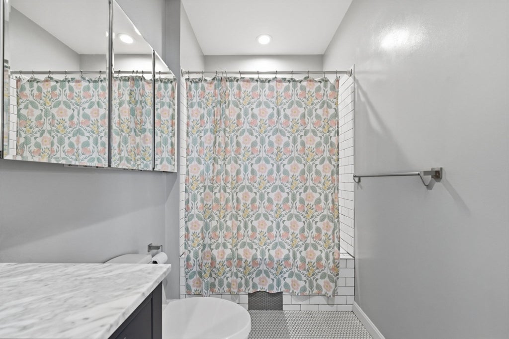 518 Main St #2, Medford, MA, 518 Main St #2, Medford, MA Photo #2