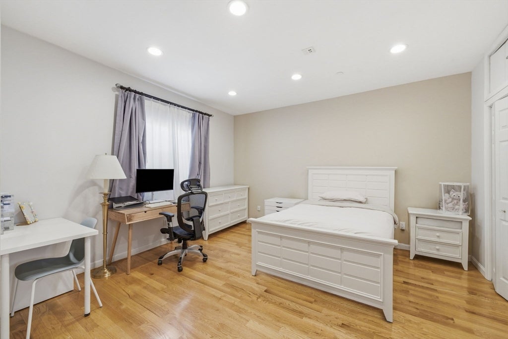 518 Main St #2, Medford, MA, 518 Main St #2, Medford, MA Photo #10