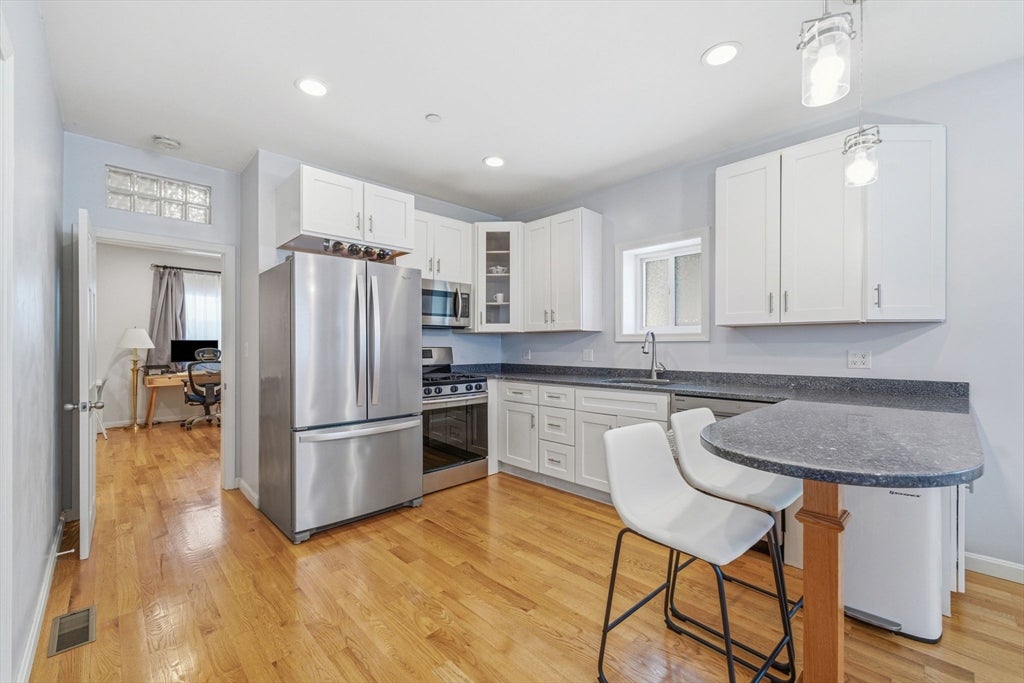 518 Main St #2, Medford, MA, 518 Main St #2, Medford, MA Photo #5
