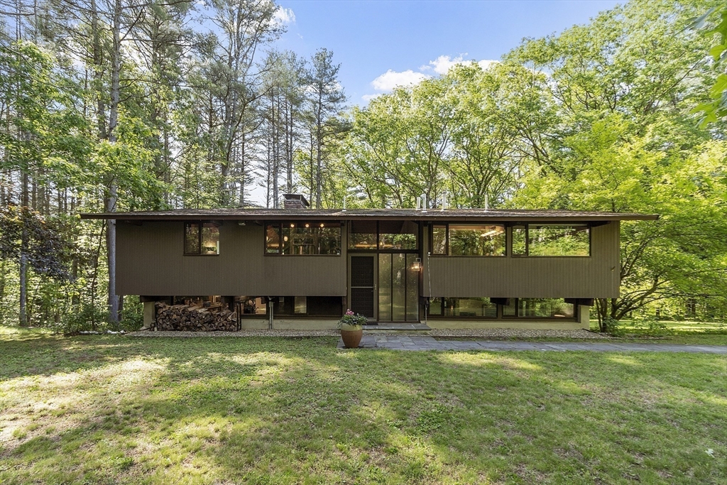 157 Carleton Rd