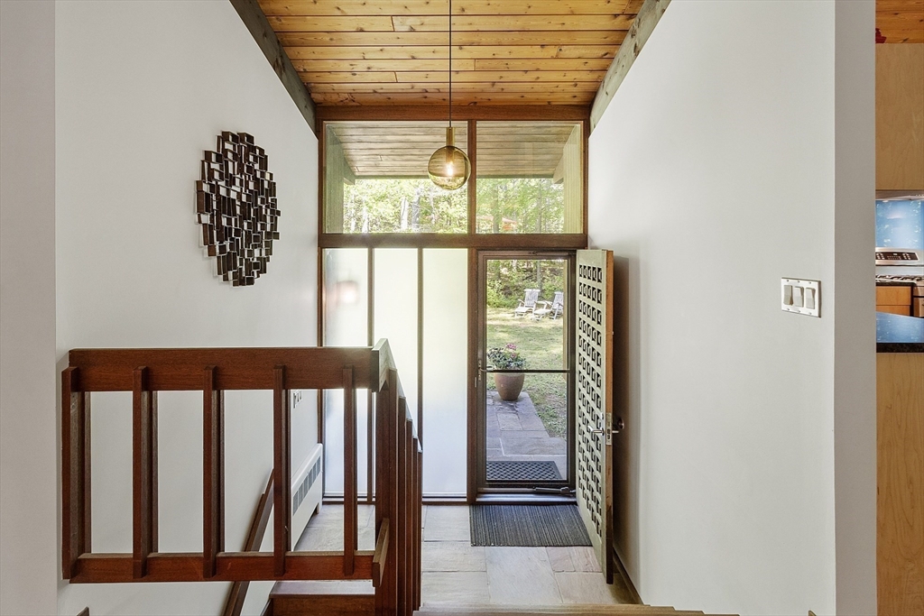 157 Carleton Rd
