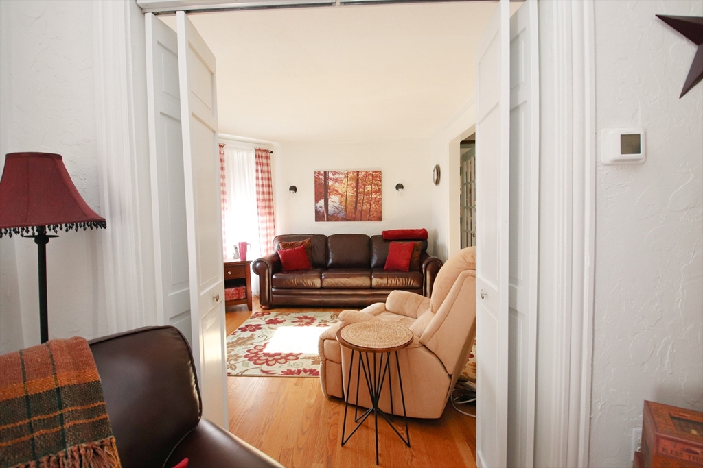 Saugus, Massachusetts 01906, United States, 3 Bedrooms Bedrooms, ,2 BathroomsBathrooms,Residential,Active,249967