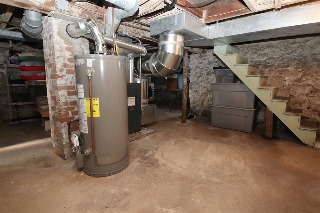 Saugus, Massachusetts 01906, United States, 3 Bedrooms Bedrooms, ,2 BathroomsBathrooms,Residential,Active,249967