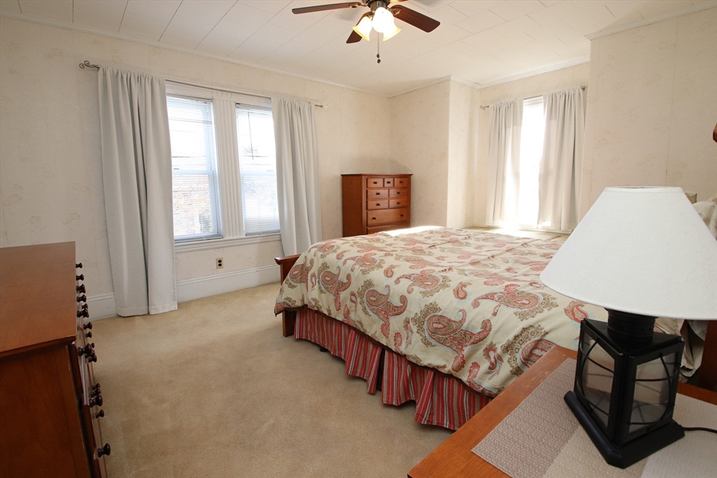 Saugus, Massachusetts 01906, United States, 3 Bedrooms Bedrooms, ,2 BathroomsBathrooms,Residential,Active,249967