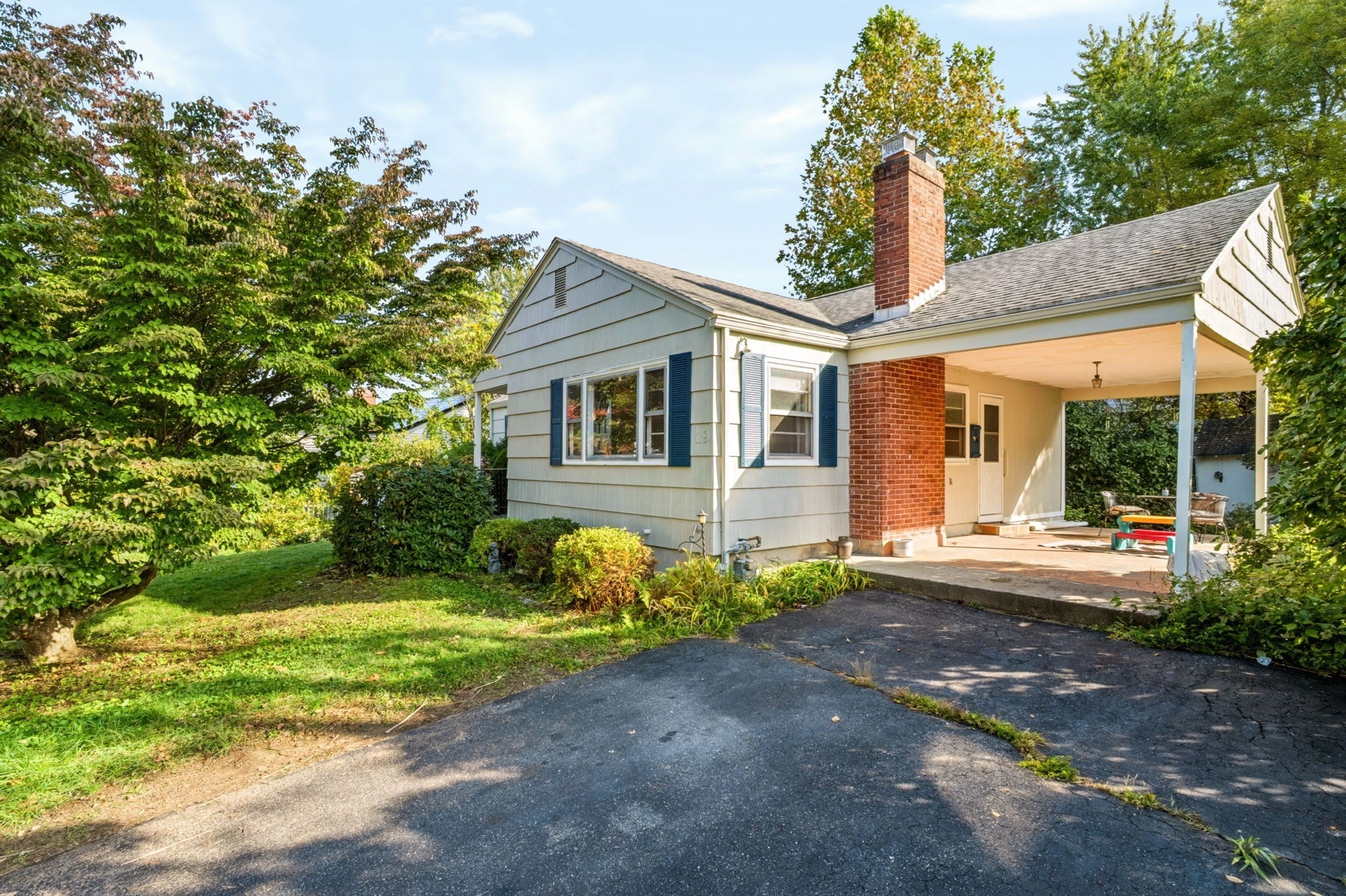 119 Bacon Rd, Springfield, MA Photo #1