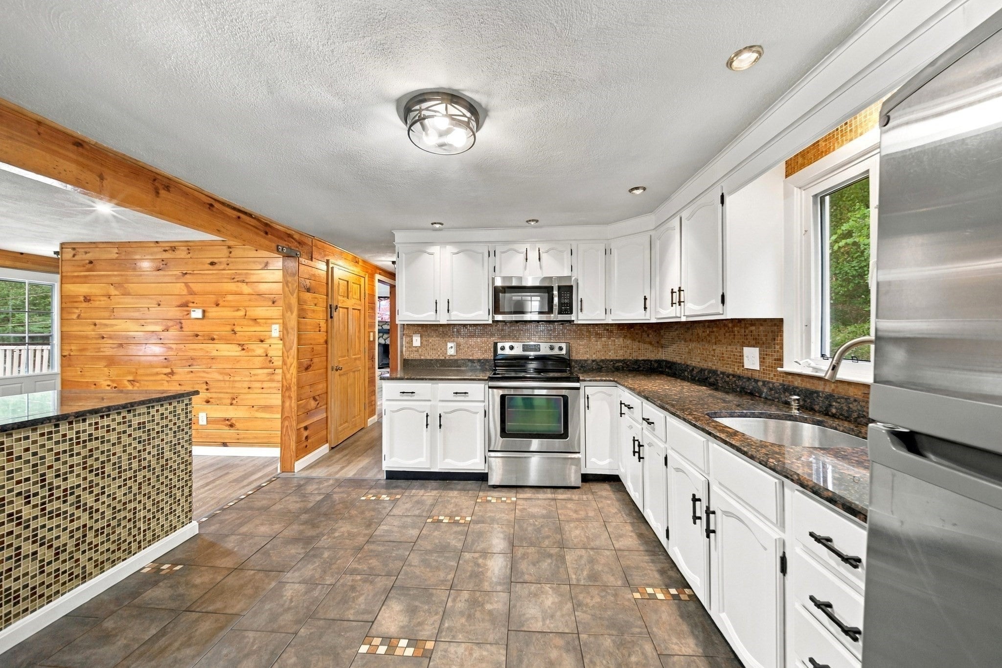 51 Queensland Rd, Billerica, MA Photo #6