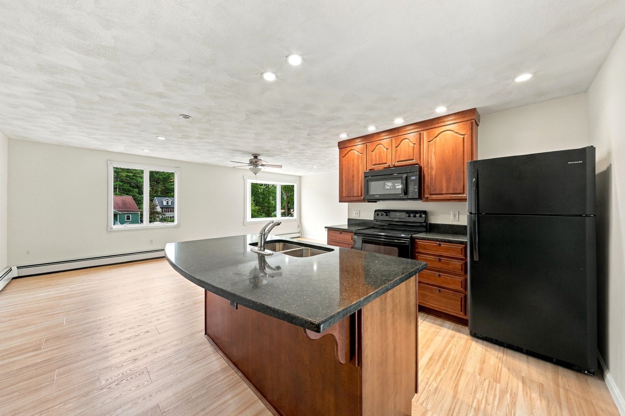 51 Queensland Rd, Billerica, MA Photo #24