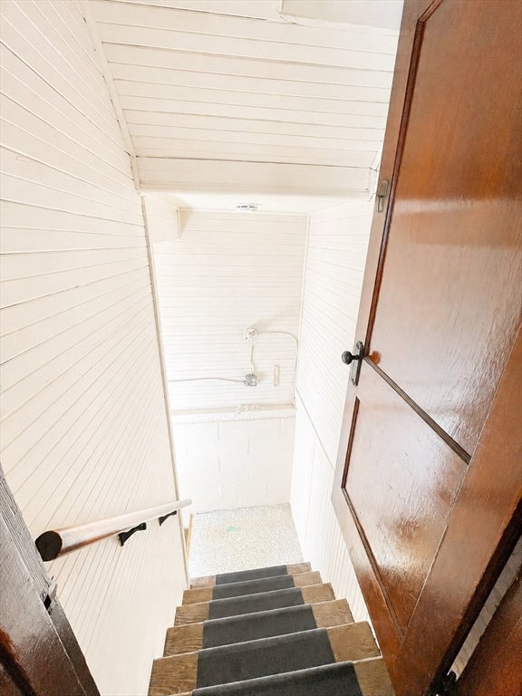 559-561 S Almond St, Fall River, MA, 559-561 S Almond St, Fall River, MA Photo #24
