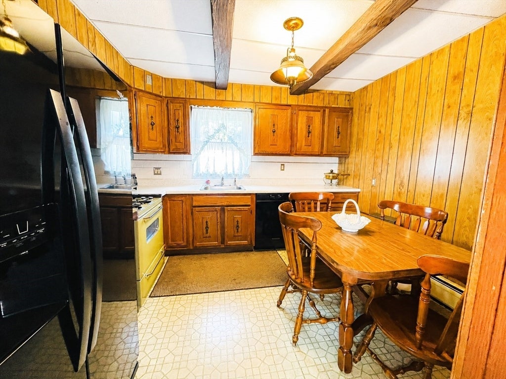 559-561 S Almond St, Fall River, MA, 559-561 S Almond St, Fall River, MA Photo #19