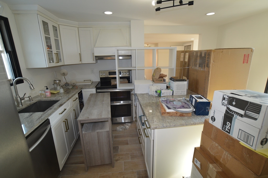 112 Lynde St 1