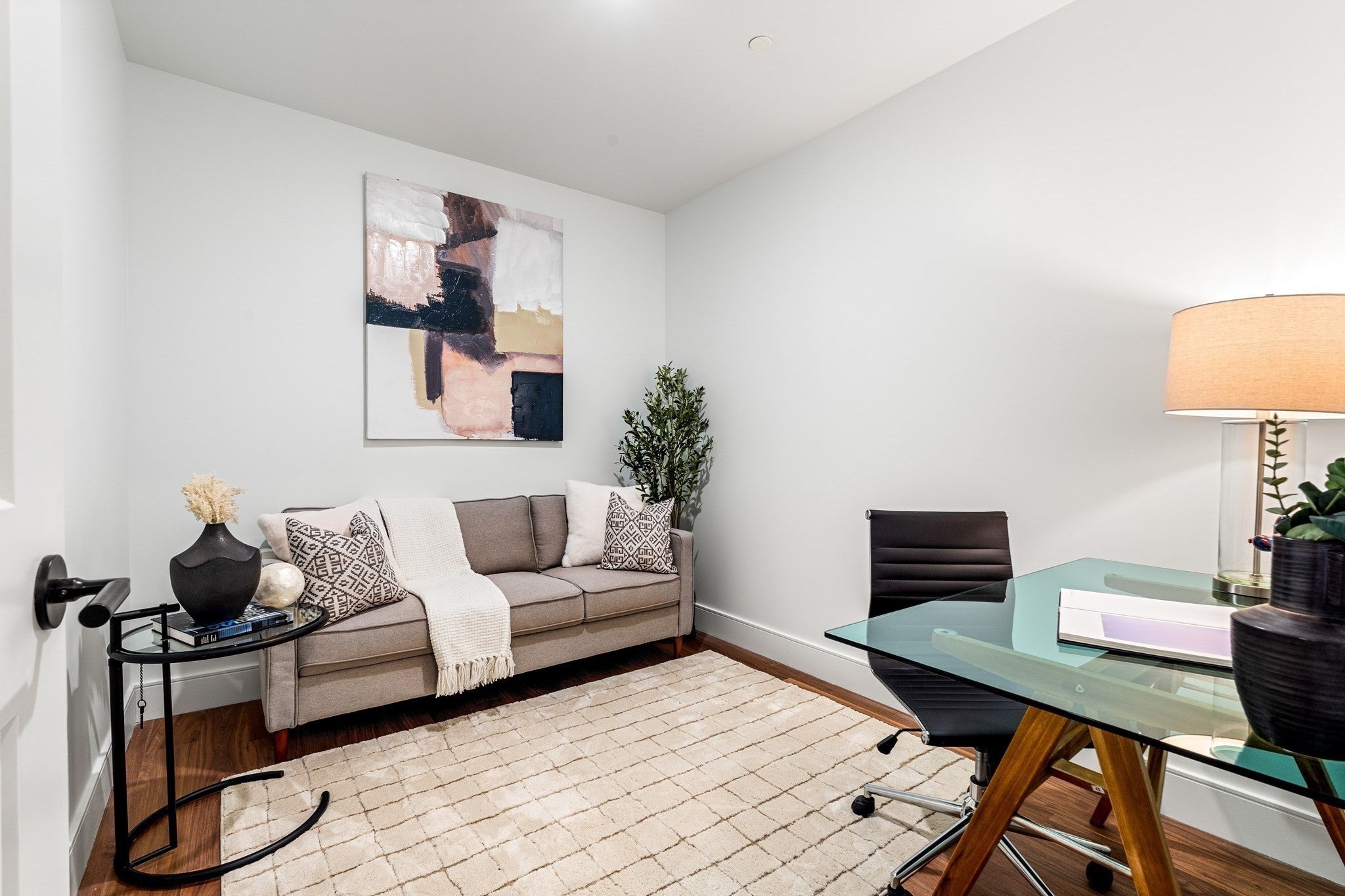 1515 Commonwealth Ave 609