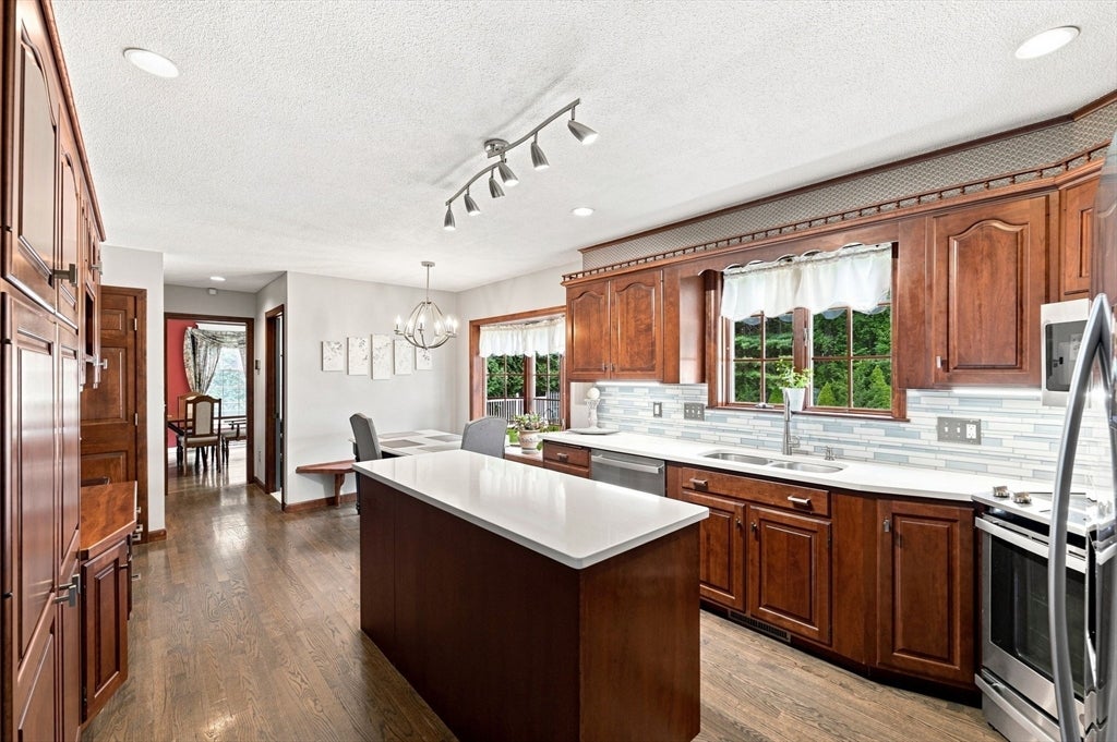 27 Shirley St, Wilbraham, MA, 27 Shirley St, Wilbraham, MA Photo #12