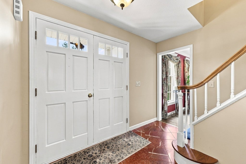 27 Shirley St, Wilbraham, MA, 27 Shirley St, Wilbraham, MA Photo #4