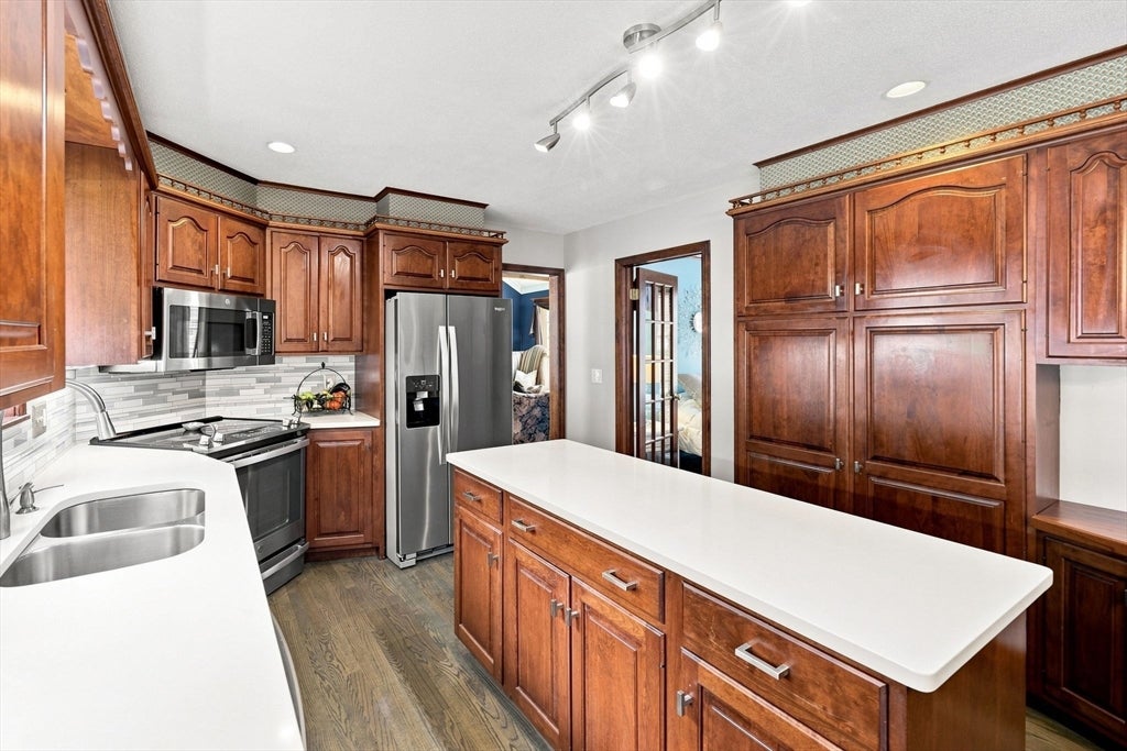27 Shirley St, Wilbraham, MA, 27 Shirley St, Wilbraham, MA Photo #10