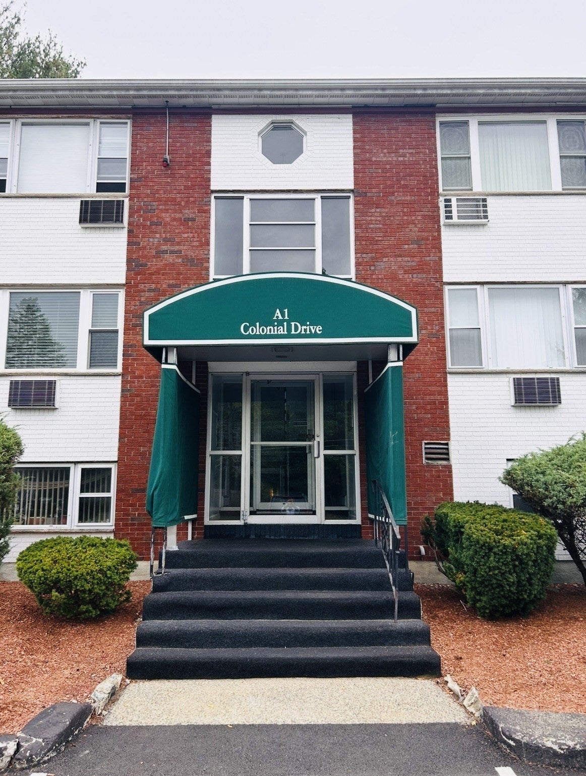 Click for 1 Colonial DR #1A, Andover, MA slideshow Click for 1 Colonial DR #1A, Andover, MA slideshow