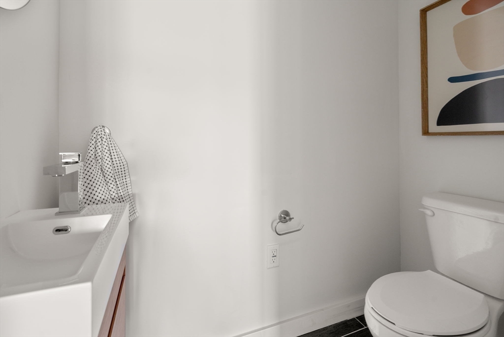 602 Canterbury St #10, Boston, MA Photo #13