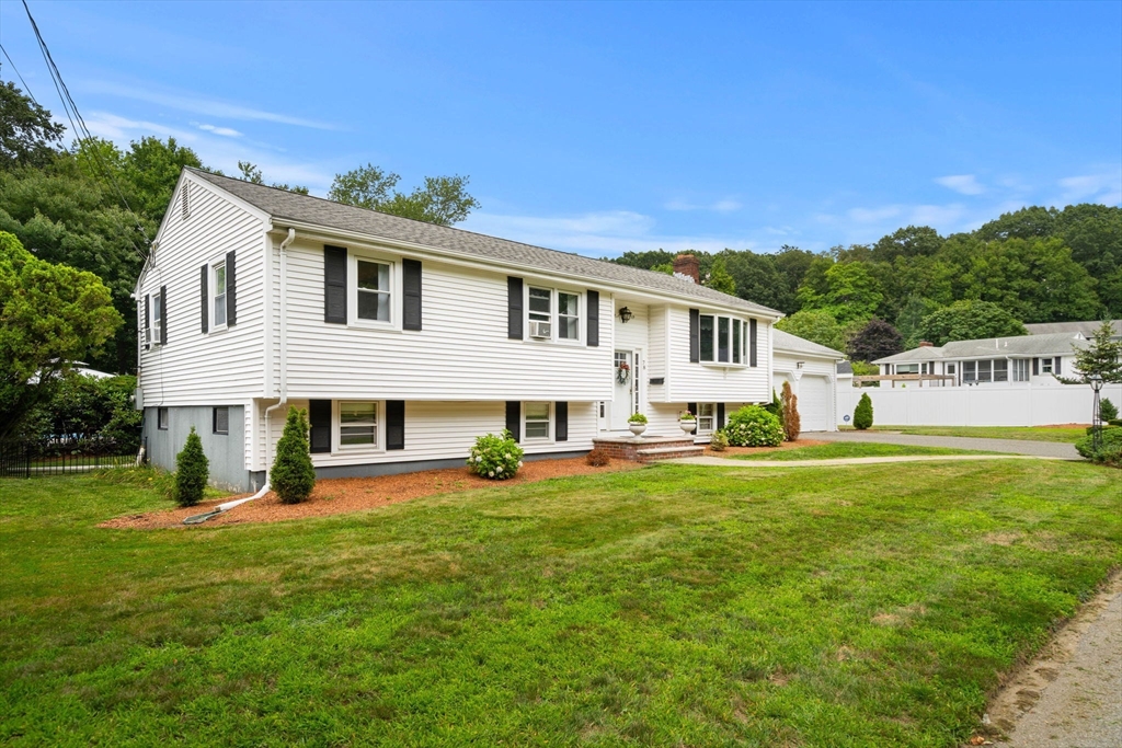 78 Robbie Rd