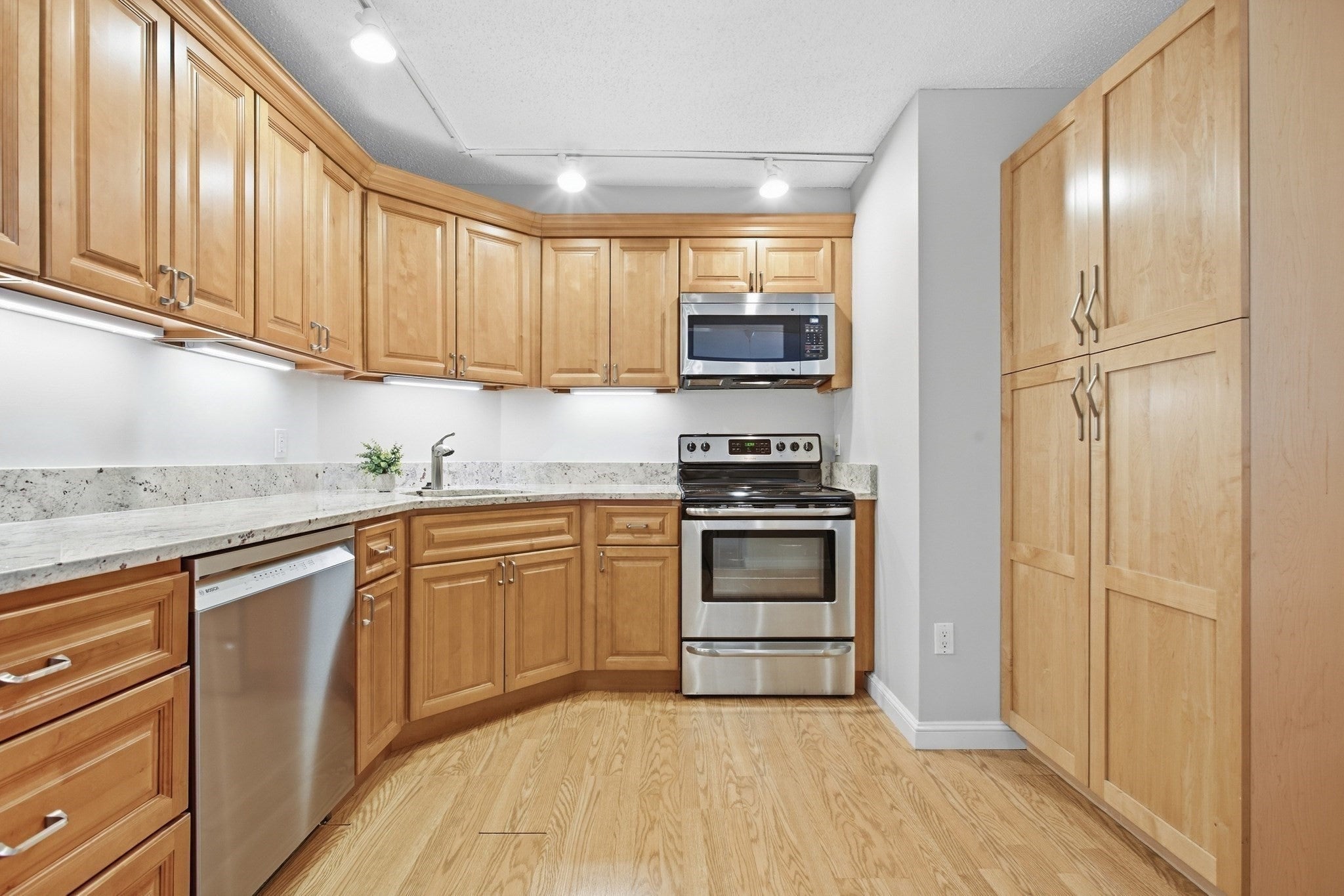 151 Coolidge Ave #712, Watertown, MA, 151 Coolidge Ave #712, Watertown, MA Photo #1