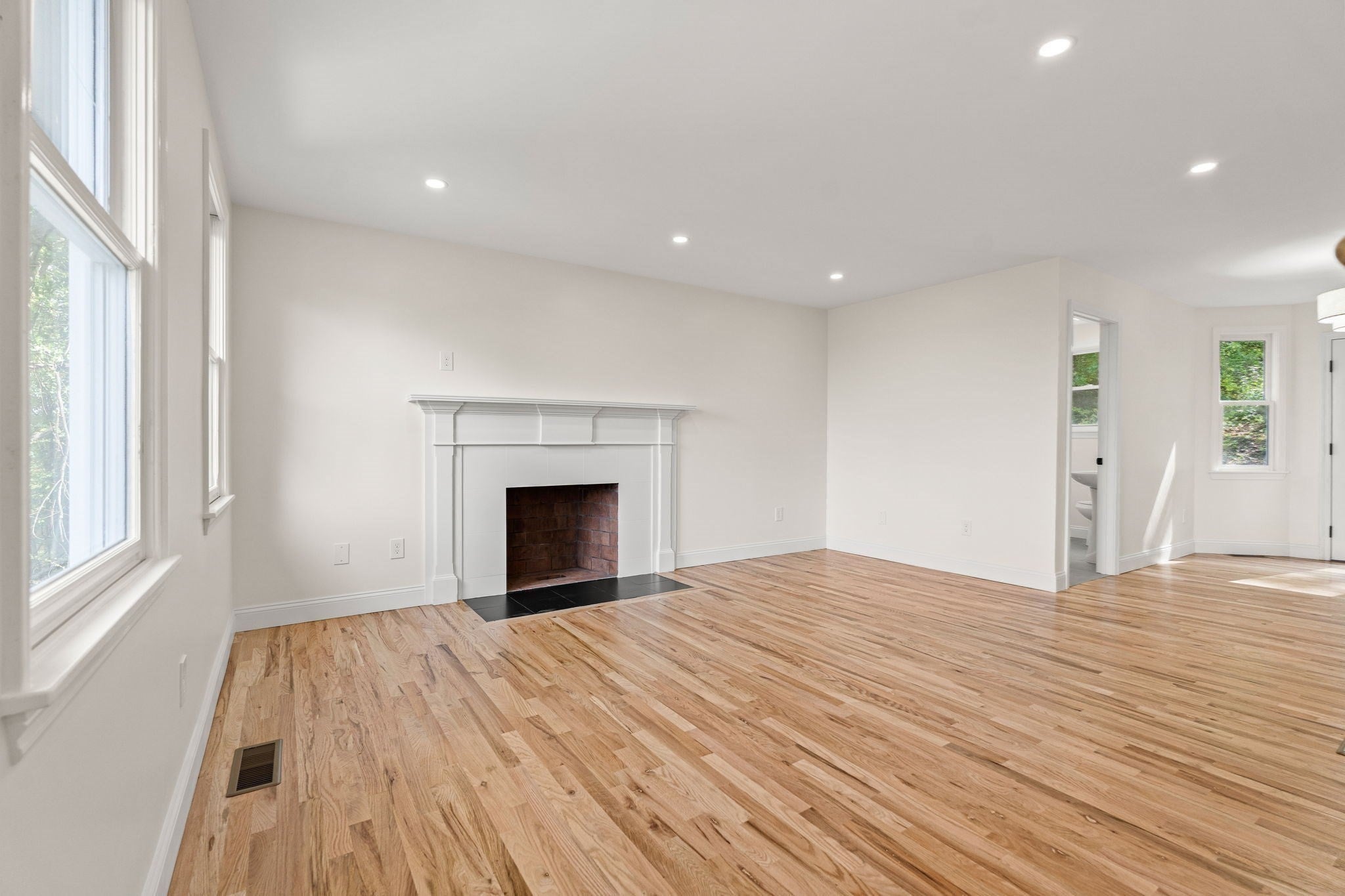 17 Ferry Rd, Methuen, MA, 17 Ferry Rd, Methuen, MA Photo #7