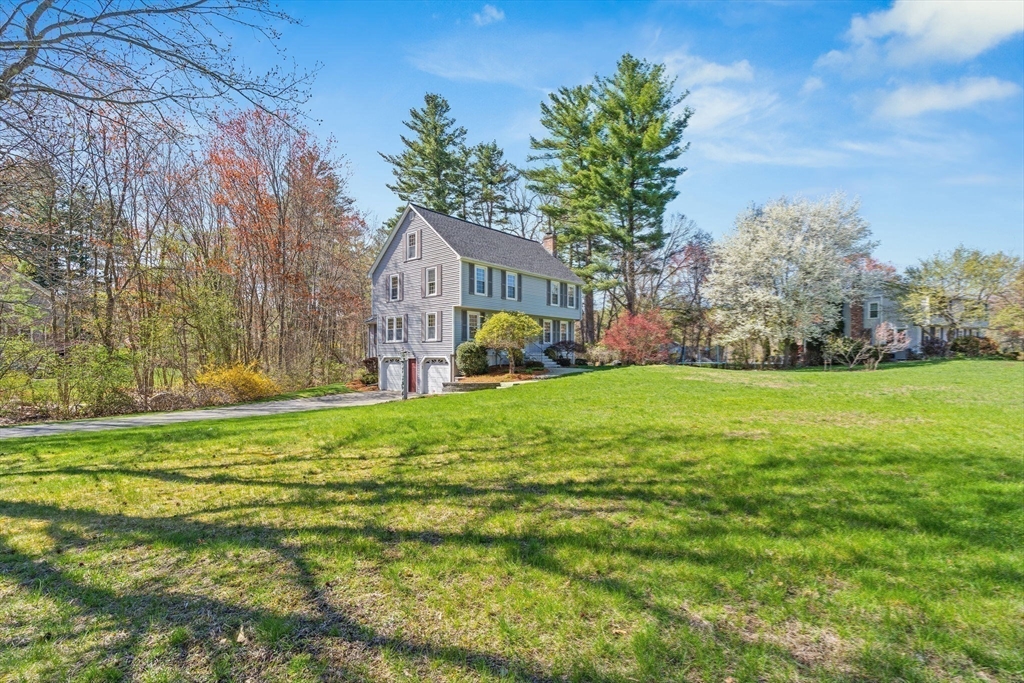 18 Villanova Dr