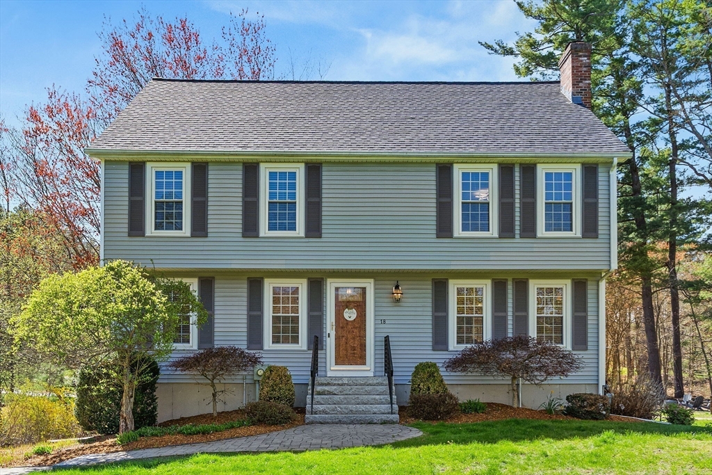 18 Villanova Dr