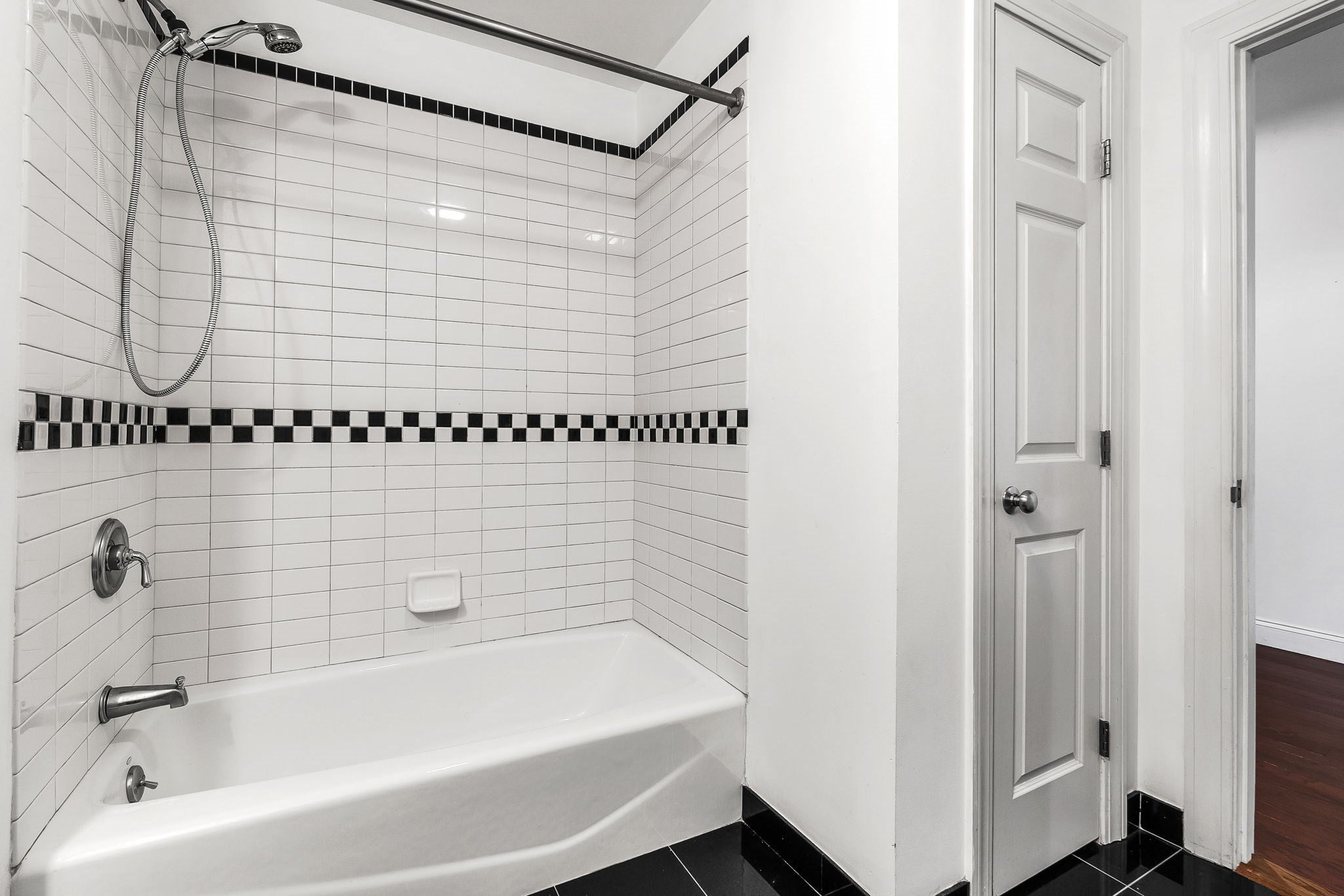 25 Pond St #106, Amesbury, MA, 25 Pond St #106, Amesbury, MA Photo #6